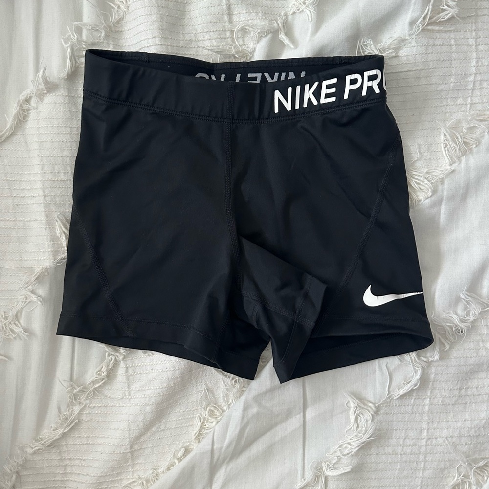 black nike pro shorts
